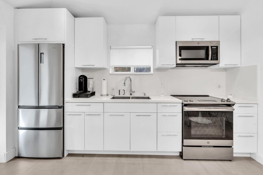 More Photos Of 836 W 40th St, Miami Beach Apartments For Sale