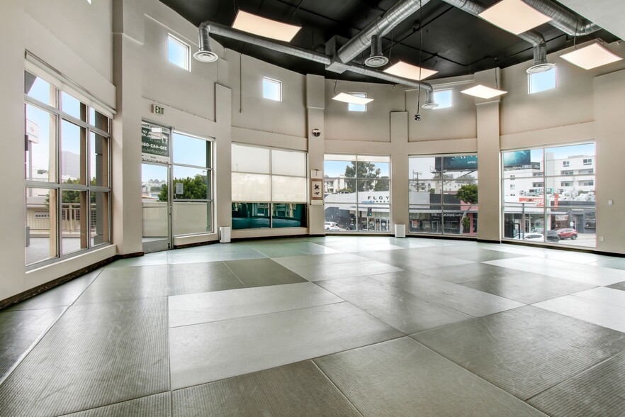 More Photos Of 11500-11518 Santa Monica Blvd, Los Angeles Office For Lease