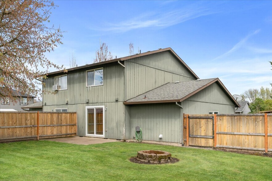 More Photos Of 2034 SW Fellows St, McMinnville Multifamily For Sale