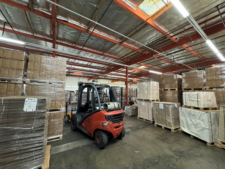 More Photos Of 2644 S Croddy Way, Santa Ana Warehouse For Sale