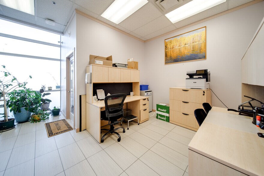 More Photos Of 16620 71 St NW, Edmonton Storefront For Sale