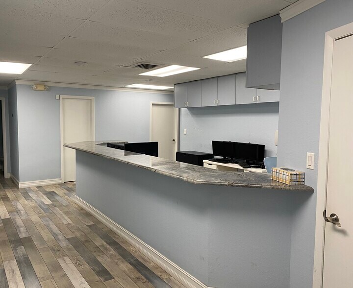 More Photos Of 6449 38th Ave, Saint Petersburg Medical For Lease