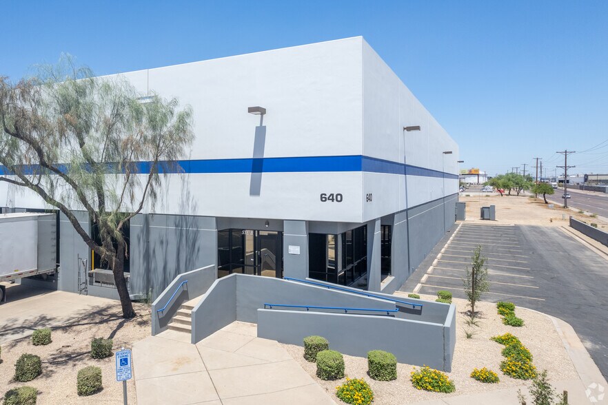 More Photos Of 640 S 51st Ave, Phoenix Distribution For Lease