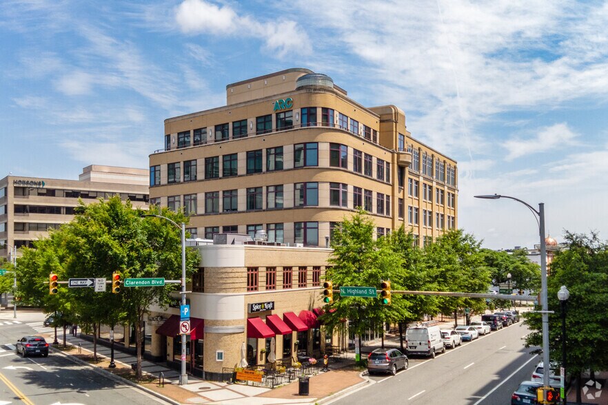 More Photos Of 3000 Wilson Blvd, Arlington Office For Lease
