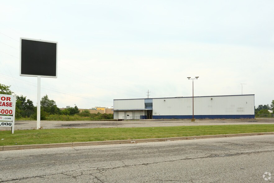 More Photos Of 3070 S Linden Rd, Flint Distribution For Sale