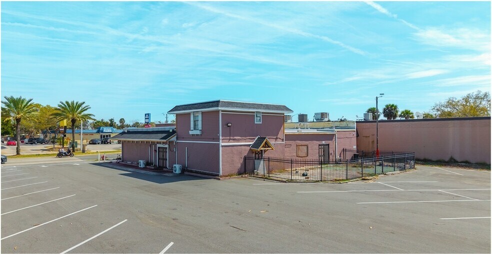 More Photos Of 144 Ridgewood Ave, Daytona Beach Restaurant For Sale