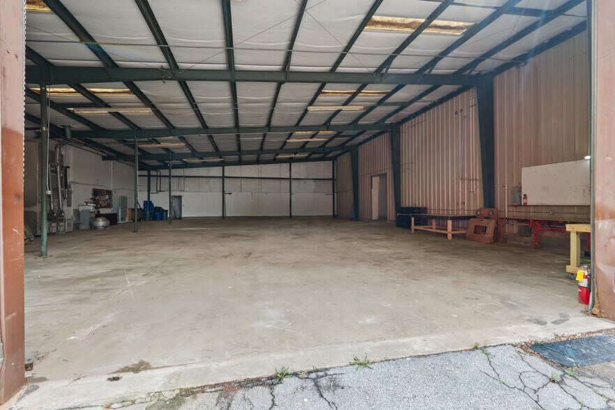 More Photos Of 25 Word St, Fairburn Warehouse For Sale