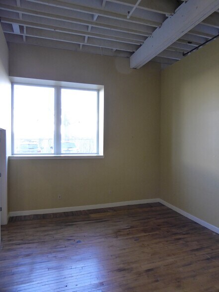 More Photos Of 1667 E 40th St, Cleveland Loft Creative Space For Sale