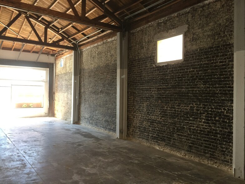 More Photos Of 1816 N Vermont Ave, Los Angeles Storefront For Lease