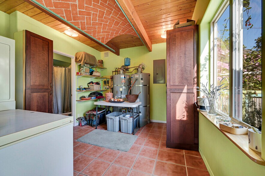 More Photos Of 1673 Woodland Dr, Port Townsend Winery Vineyard For Sale