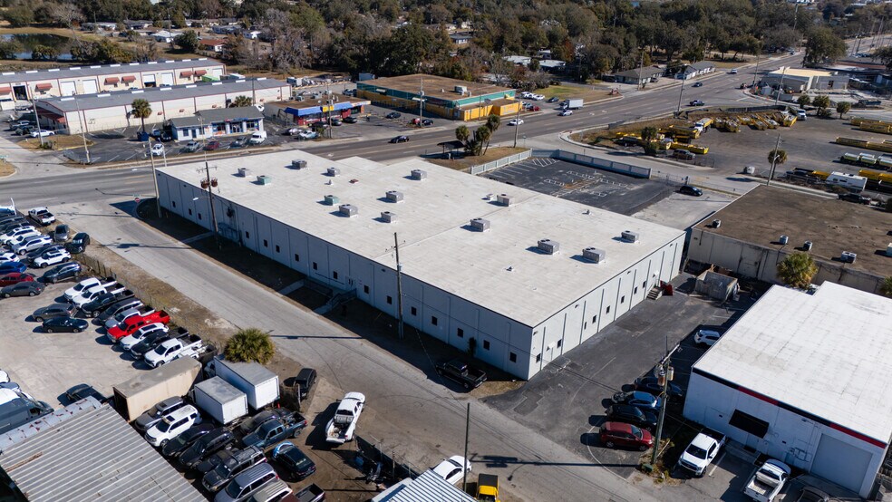 More Photos Of 2140 W Washington St, Orlando Distribution For Lease
