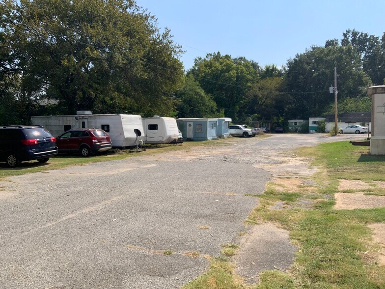 More Photos Of 3023 Lamar Ave, Memphis Land For Sale