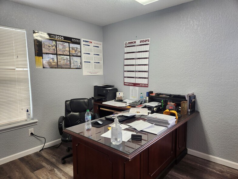 More Photos Of 1563 W Cherry St, Jesup Office For Sale