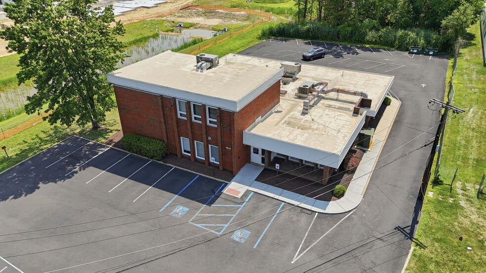 More Photos Of 1568 Woodbourne Rd, Levittown Office For Sale