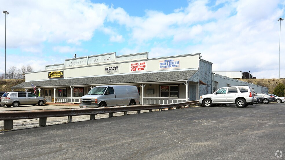 More Photos Of 1600 E Liberty St, Girard Freestanding For Sale