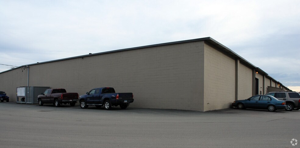 More Photos Of 342 Compass Cir, North Kingstown Warehouse For Lease