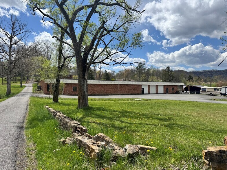 More Photos Of 868 State Route 3 and 12, Hinton Flex For Sale