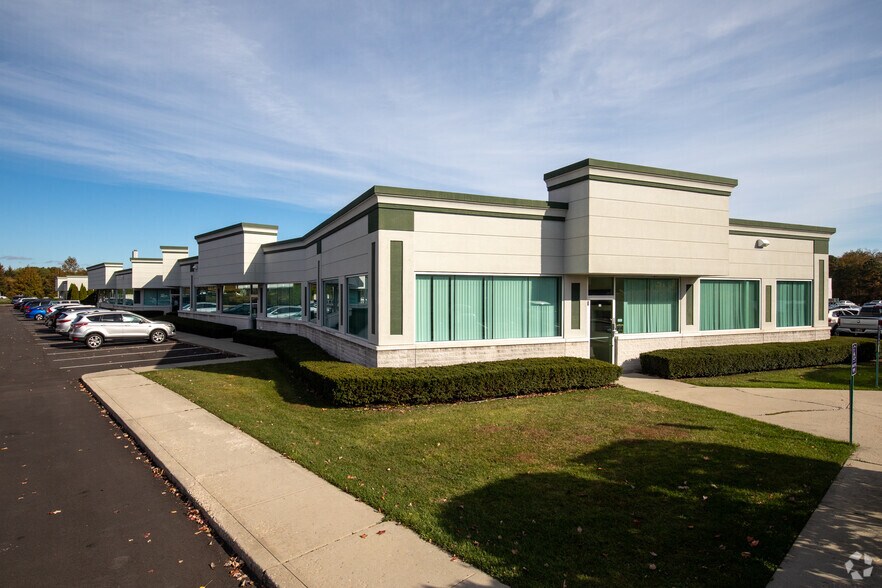 More Photos Of 3920 Veterans Memorial Hwy, Bohemia Medical For Lease