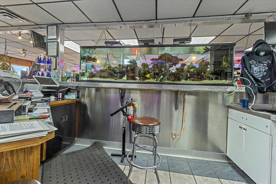 More Photos Of 11712 W Colfax Ave, Lakewood Freestanding For Lease