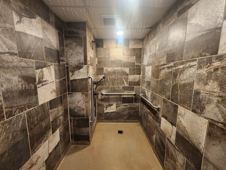 More Photos Of 109 W Poplar St, Harrisburg Specialty For Sale