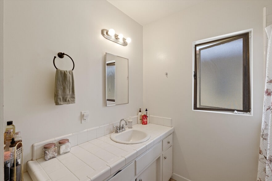 More Photos Of 3728 Redondo Beach Blvd, Torrance Apartments For Sale