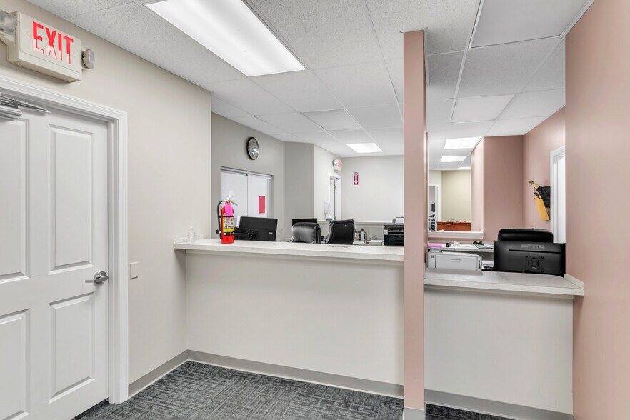 More Photos Of 800 College Hwy, Southwick Medical For Lease