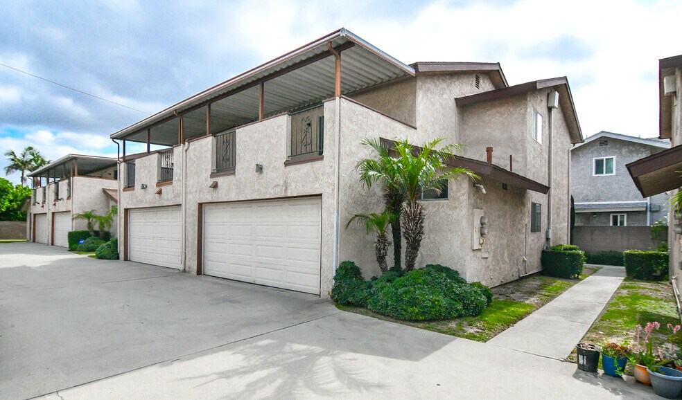 Primary Photo Of 8105 Orange St, Downey Apartments For Sale