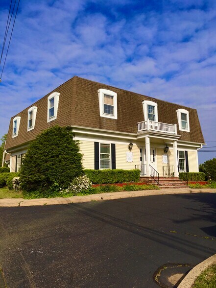 More Photos Of 9 Leonardville Rd, Middletown Medical For Lease