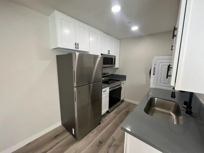 More Photos Of 2120 Mission Ave, San Diego Apartments For Sale