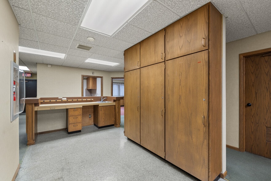 More Photos Of 370 Cline Ave, Mansfield Office Residential For Sale