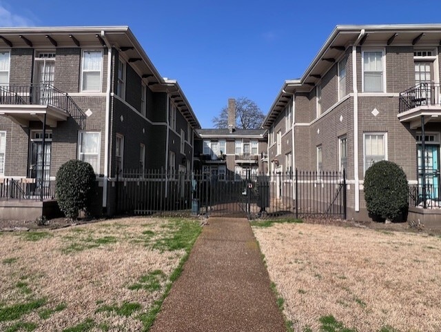 More Photos Of 23 S McLean Blvd, Memphis Apartments For Sale