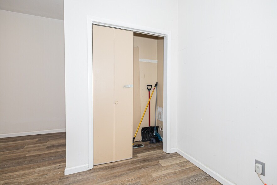 More Photos Of 215 High St, Mount Holly Office Residential For Lease