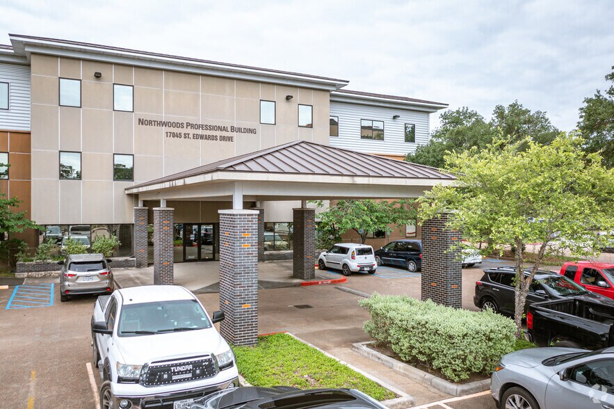 More Photos Of 800 Peakwood Dr, Houston Unknown For Lease