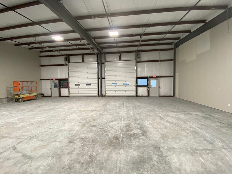 More Photos Of 1472 NE 69th Pl, Ankeny Industrial For Lease