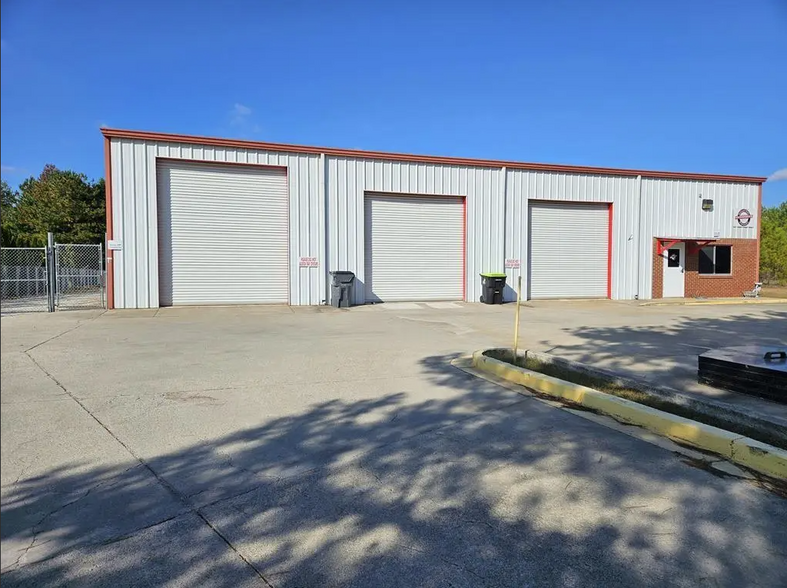 Primary Photo Of 106 Redding Dr, Bremen Auto Repair For Sale