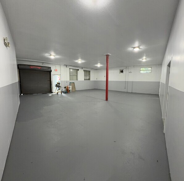 More Photos Of 3100 NW 27th Ave, Miami Manufacturing For Lease