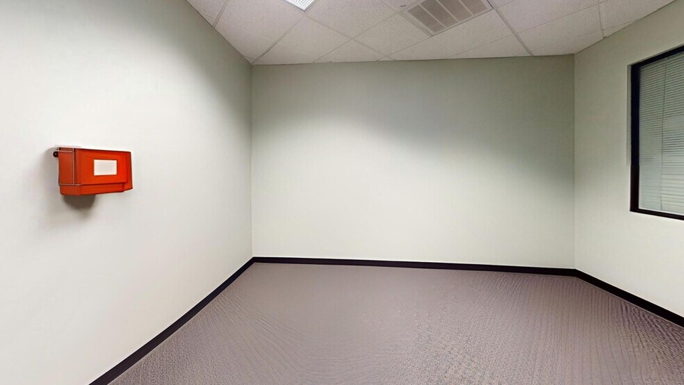 More Photos Of 1065 Andrew Dr, West Chester Flex For Lease