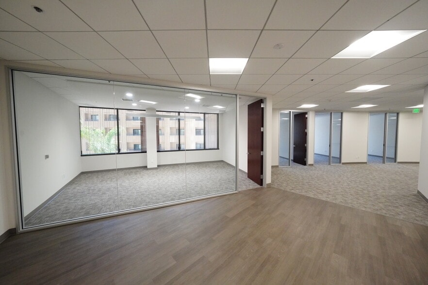 More Photos Of 2601-2603 Main St, Irvine Unknown For Lease