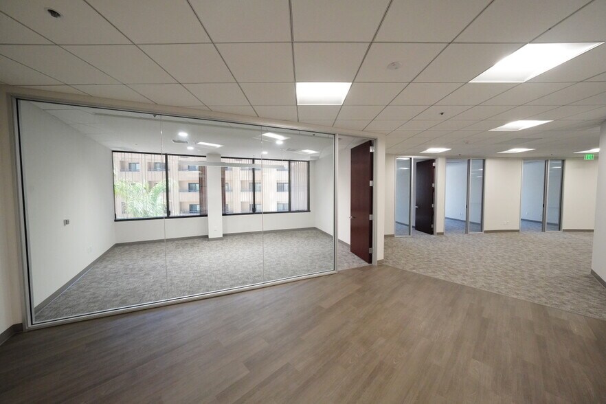 More Photos Of 2601-2603 Main St, Irvine Unknown For Lease