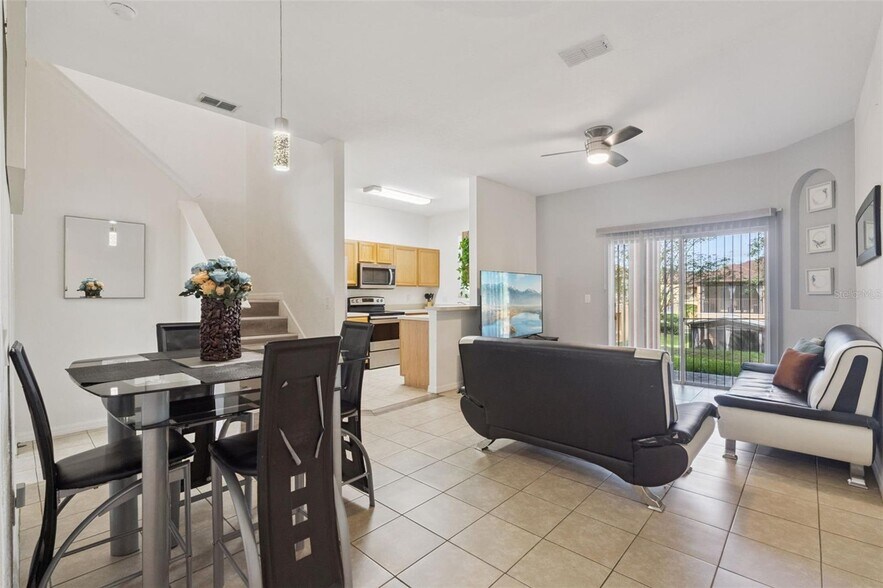 More Photos Of 245 Cambria Ave, Davenport Specialty For Sale