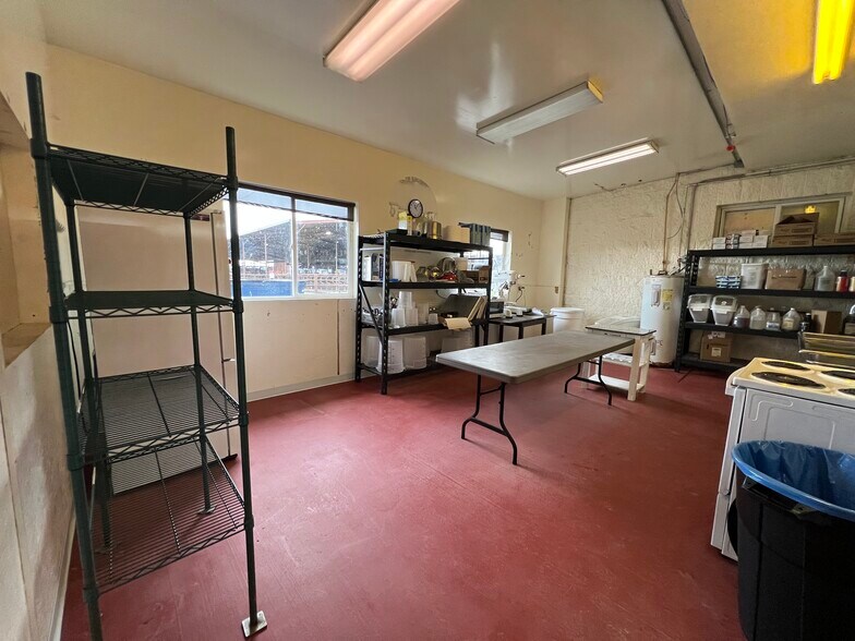 More Photos Of 8105 Wallace Rd NW, Salem Industrial For Lease