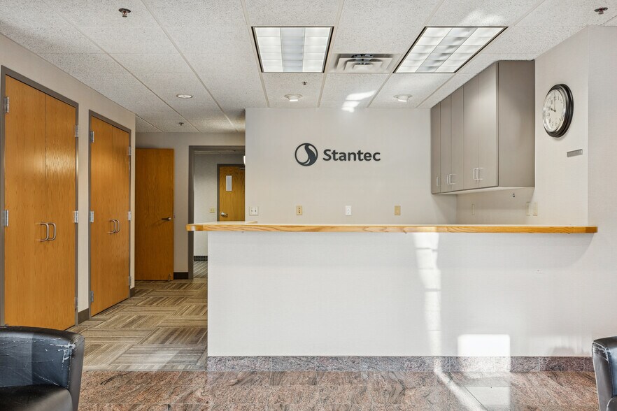 More Photos Of 1800 Pioneer Creek Ctr, Maple Plain Office For Lease