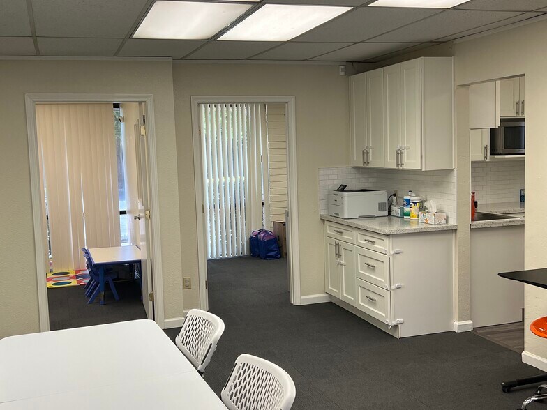 More Photos Of 5637 N Pershing Ave, Stockton Medical For Lease