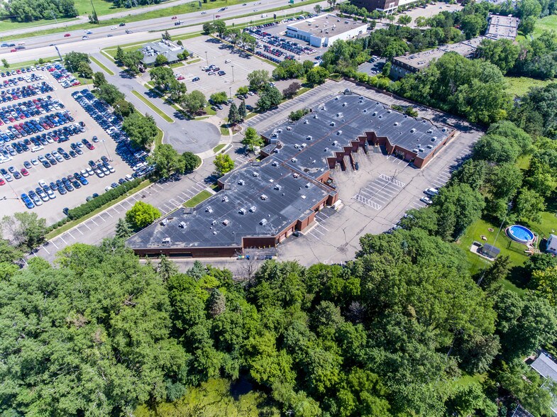 More Photos Of 4801 W 81st St, Bloomington Light Distribution For Lease