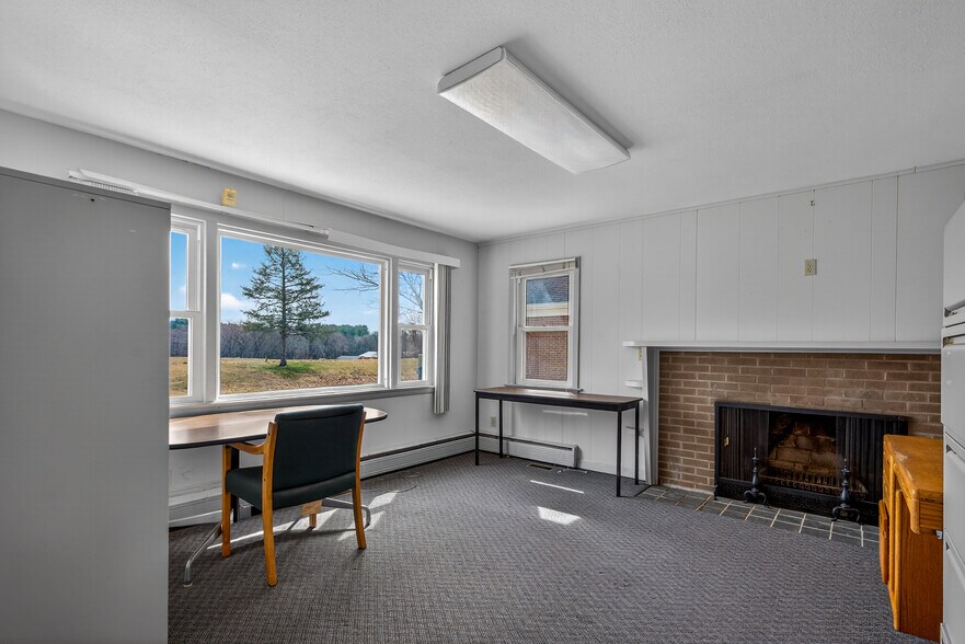 More Photos Of 62 Hyde Ave, Vernon Storefront Retail Office For Lease