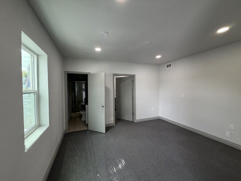 More Photos Of 24639 Arch St, Santa Clarita Office For Lease