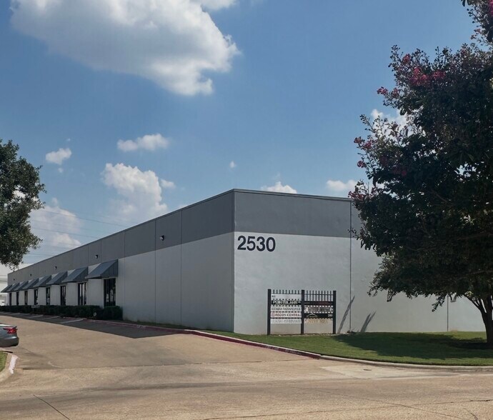 Primary Photo Of 2520-2530 Tarpley Rd, Carrollton Showroom For Lease