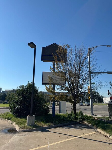 More Photos Of 1418 E 4th Ave, Hutchinson Freestanding For Lease