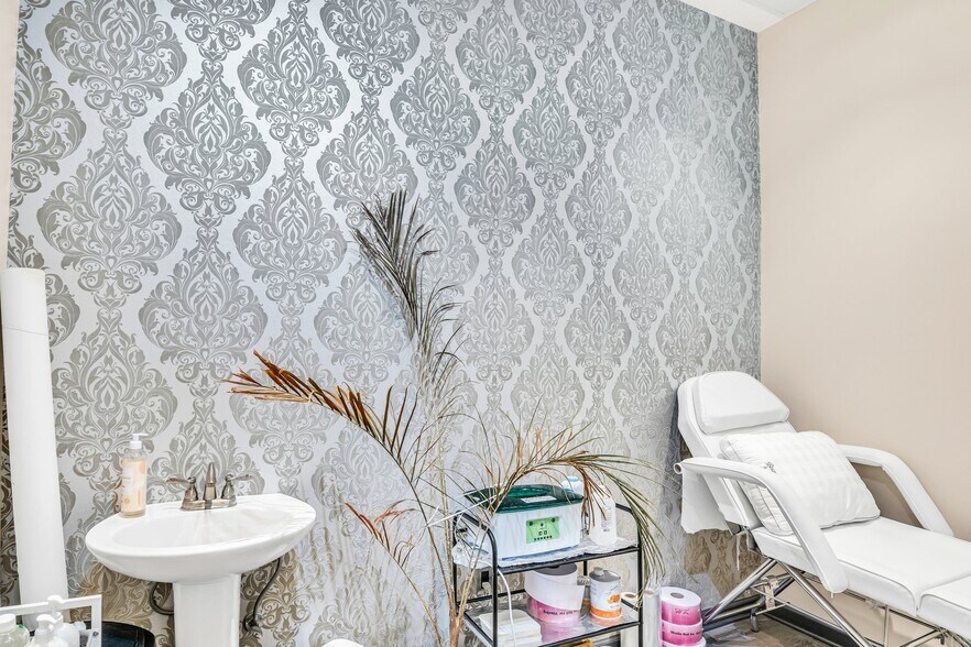 More Photos Of 1211 Church St, San Francisco Storefront Retail Residential For Lease