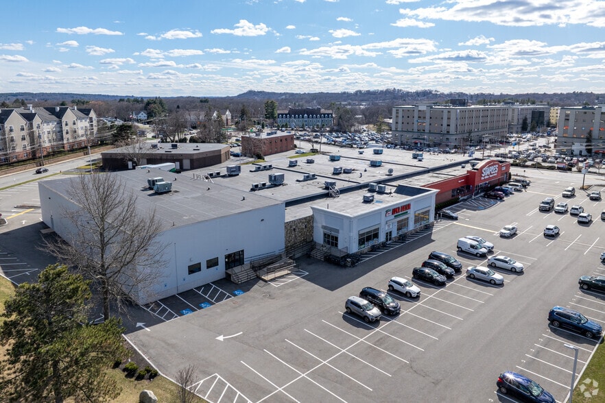 More Photos Of 335 Washington St, Woburn Freestanding For Lease